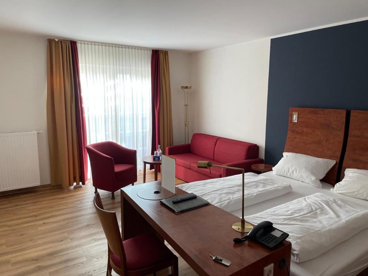 Hotel Osterkrug Husum  Exterior photo